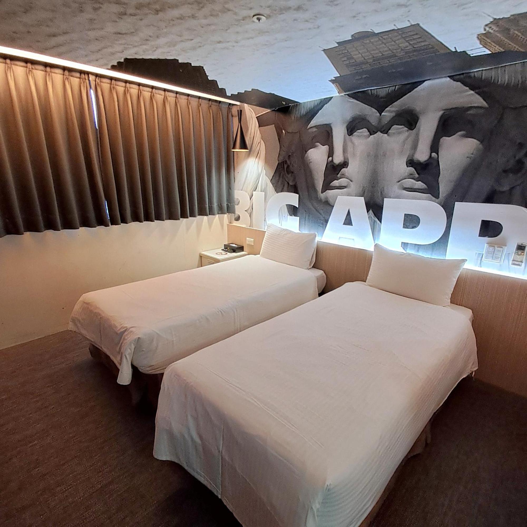 Morwing Hotel Fuzhong Taipei Esterno foto